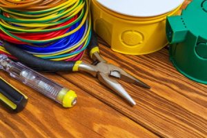 Autres outils d'installation de câbles pour bricoleurs (scénarios d'urgence) Outil d'installation de câbles DIY Alternatives (scénarios d'urgence) 1